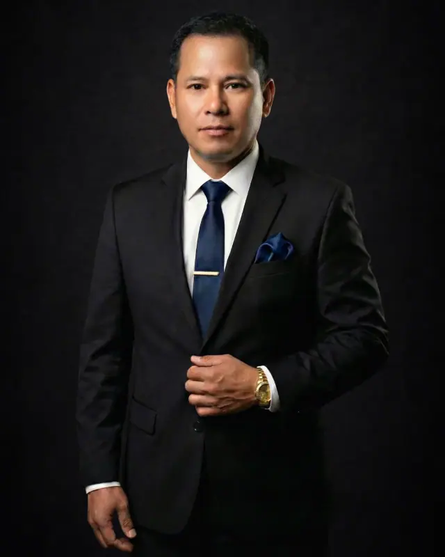 Portrait of Quoc, Manager at Vegas Flooring Outlet