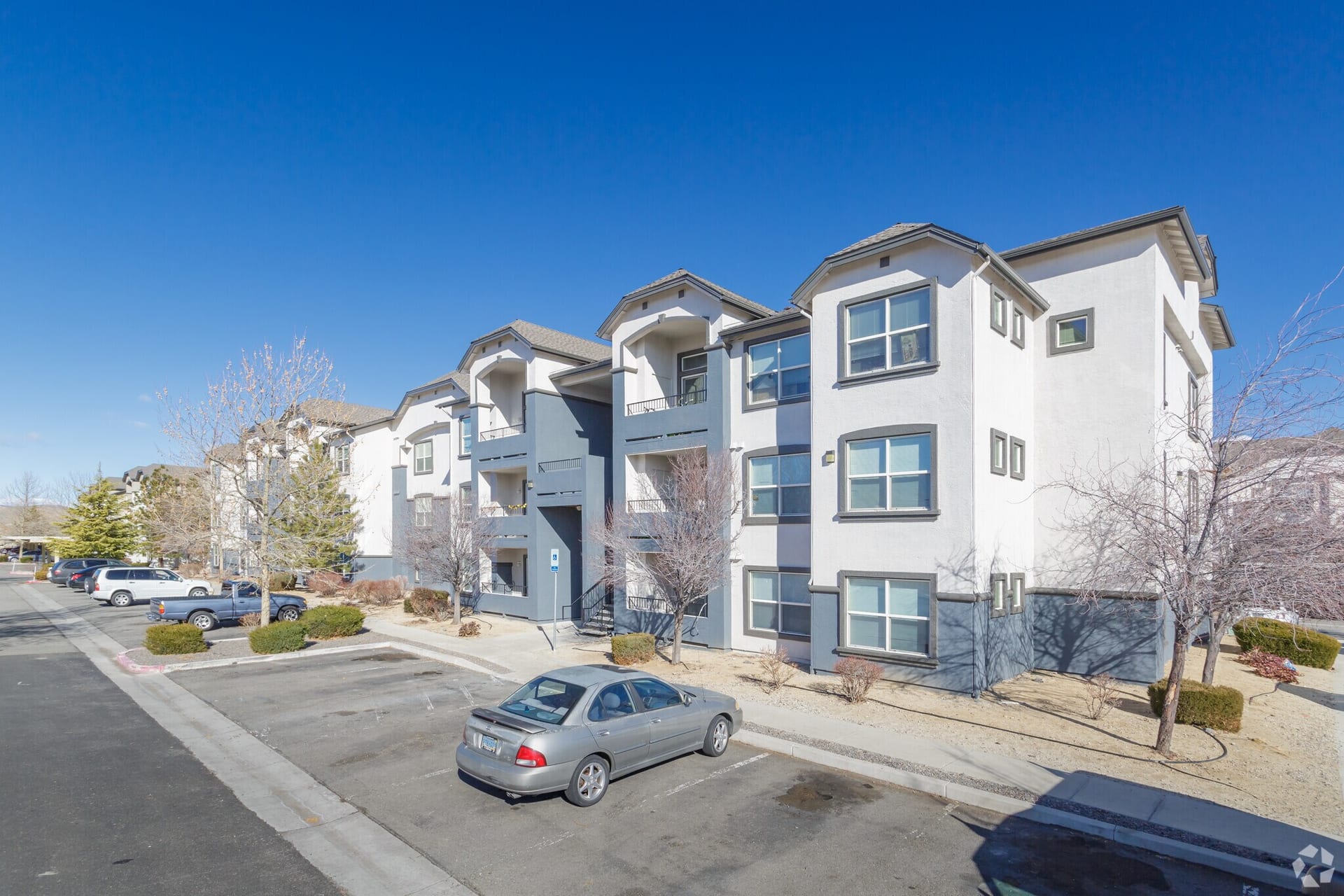 The Bluffs Apartments — Multi-Family Residential flooring project