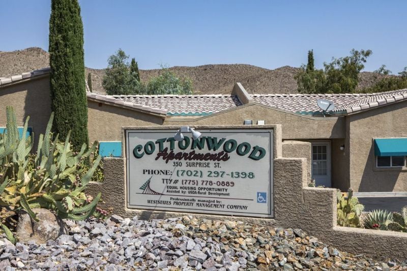 Cottonwood Apartments — Multi-Family Residential flooring project